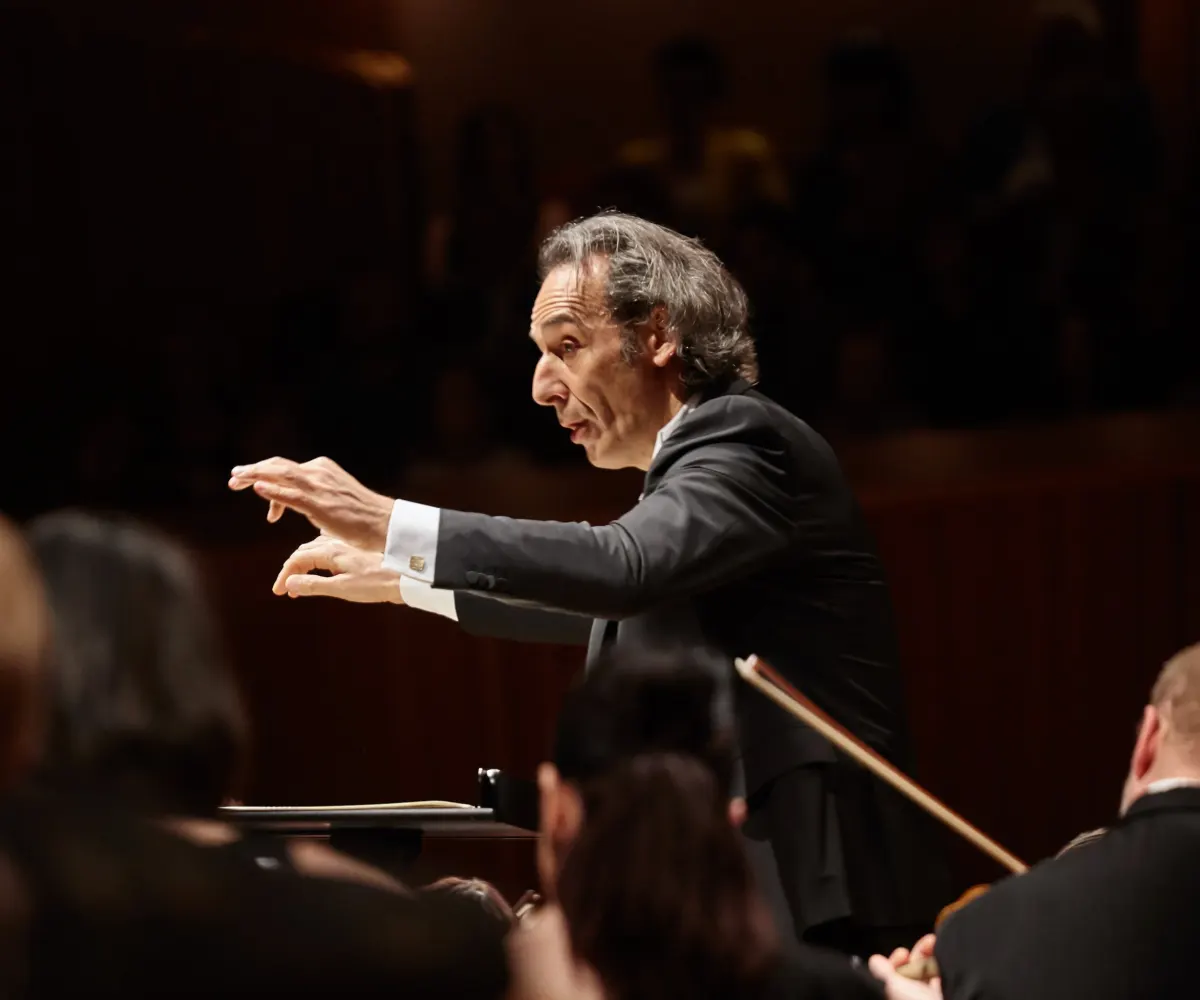Alexandre Desplat conducting